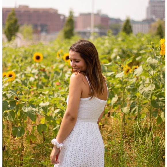 Meet your Posher, Elisa - Picture 1 of 1